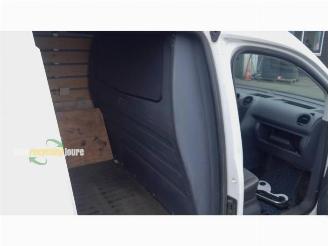 Volkswagen Caddy III onderdelen (kleur: LB9A) donorauto picture 26