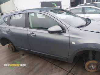 Nissan Qashqai onderdelen (kleur: B52) donorauto picture 3