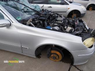 Mercedes E-klasse (W211) onderdelen (kleur: 775) donorauto picture 2