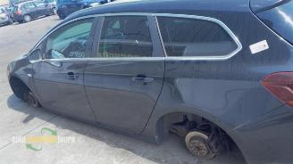 Opel Astra Astra J Sports Tourer (PD8/PE8/PF8), Combi, 2010 / 2015 1.4 Turbo 16V picture 13