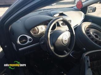 Renault Clio Clio III (BR/CR), Hatchback, 2005 / 2014 1.6 16V picture 17