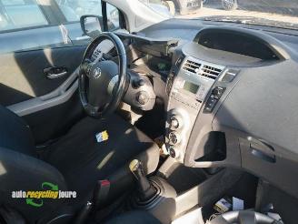 Toyota Yaris Yaris II (P9), Hatchback, 2005 / 2014 1.3 16V VVT-i picture 22