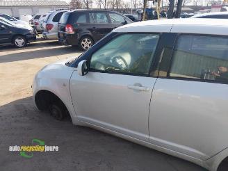 Suzuki Swift Swift (ZA/ZC/ZD1/2/3/9), Hatchback, 2005 / 2011 1.3 VVT 16V picture 13