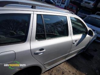 Skoda Octavia onderdelen (kleur: LA7W) donorauto picture 9