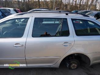 Skoda Octavia onderdelen (kleur: LA7W) donorauto picture 6