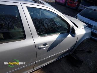 Skoda Octavia onderdelen (kleur: LA7W) donorauto picture 11