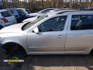 Skoda Octavia onderdelen (kleur: LA7W) donorauto picture 5