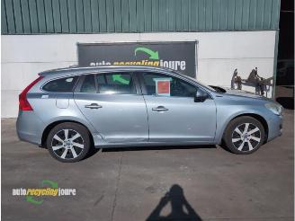 rozbiórka samochody osobowe Volvo V-60 V60 I (FW/GW), Combi, 2010 / 2018 2.4 D6 20V Plug-in Hybrid AWD 2013/4