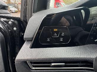 Volkswagen Golf 8.5 Variant 1.5 eTSI 110 kW R-Line NEDERLANDSE KENTEKEN picture 27