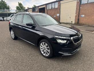 Skoda Kamiq Ambition PANO AUTOMAAT Keyless entry & GO Achteruitrijcamera trekhaak picture 2