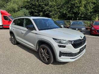 skadebil auto Skoda Kodiaq Sportline 2.0  4x4 WD 190pk Pano led kuipstoelen Leder 2022/2