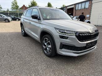skadebil auto Skoda Kodiaq 4x4 WD 190pk Sportline 2.0 Pano led kuipstoelen Leder 2022/2