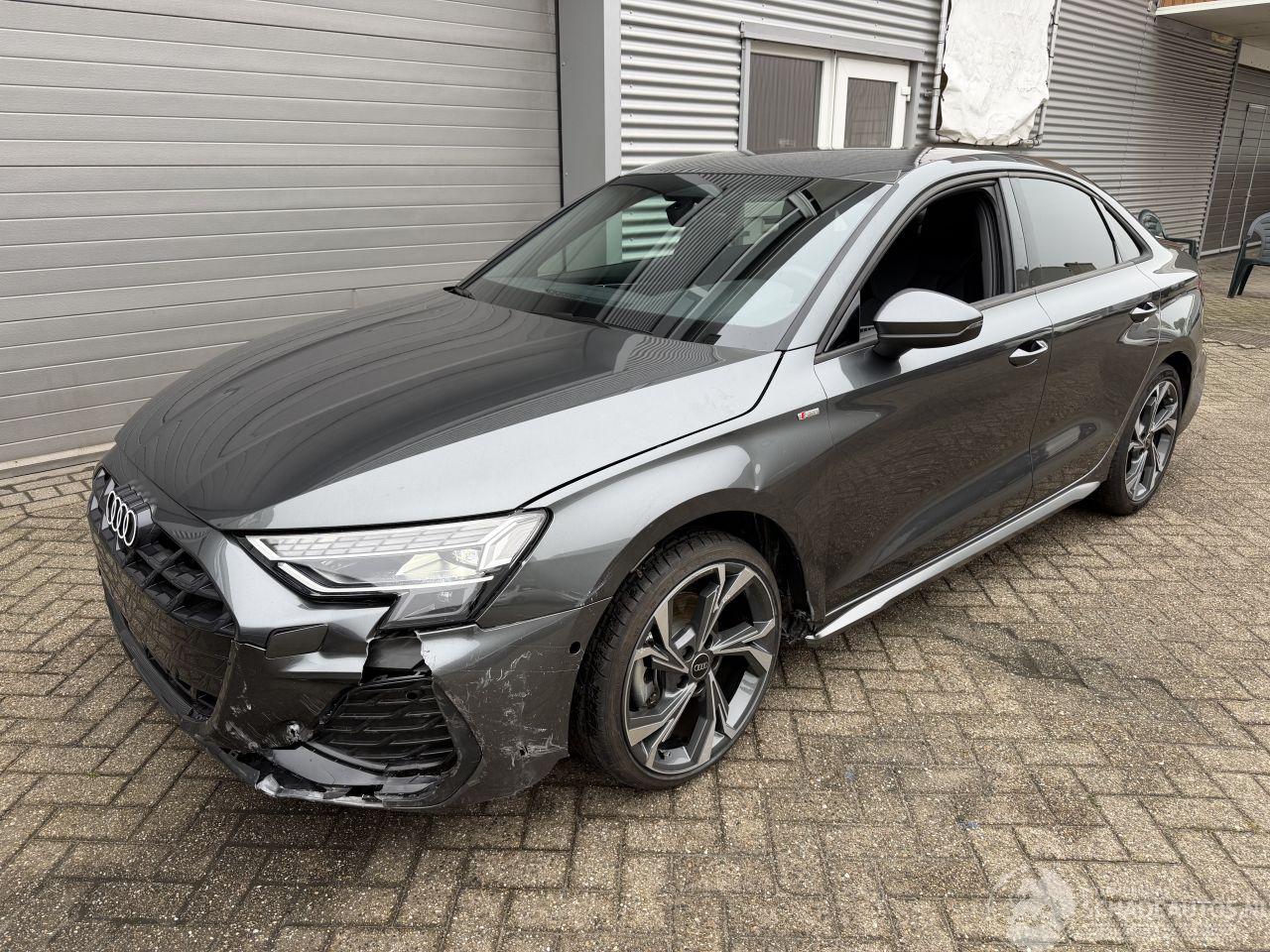 Audi A3 S-line S-tronic 2026 model Virtual Ambiente Leder airbags ok!
