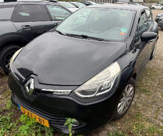 Coche accidentado Renault Clio 1.5 DCI Eco Night and Day Nieuwe apk 2014/8