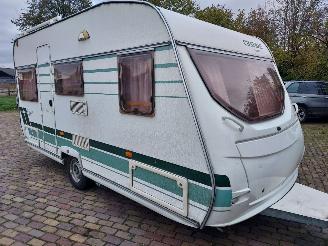 skadebil caravan Chateau  Nice 430 Mover en voortent 2005/6
