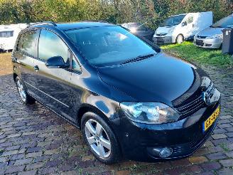 Schadeauto Volkswagen Golf plus 1.2 TSI Trendline Nieuwe apk 2011/2