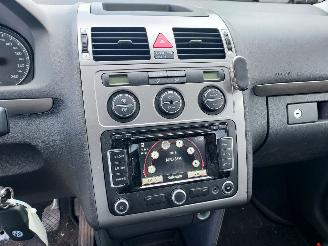 Volkswagen Touran Comfortline 2.0 TDI picture 10