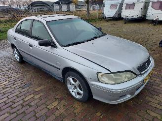 Vaurioauto  passenger cars Honda Accord 2.0 benzine 1999/5