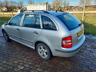 Skoda Fabia 1.4 Elegance picture 4