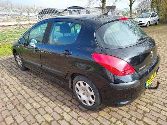 Peugeot 308 5 deurs 1.6i  600 euro VASTE PRIJS picture 4