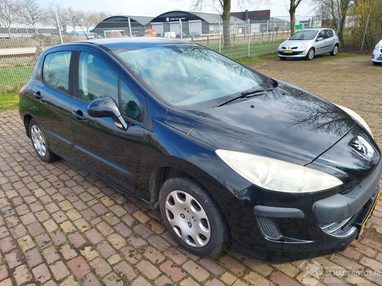 Peugeot 308 5 deurs 1.6i  600 euro VASTE PRIJS