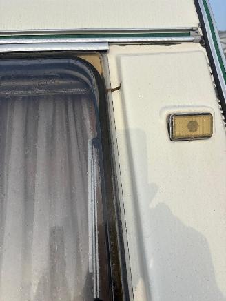 Delta  3900 TZ 4 persoons caravan met cassette toilet picture 8