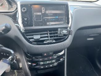 Peugeot 208 1.2i euro 5 nieuwe apk picture 7