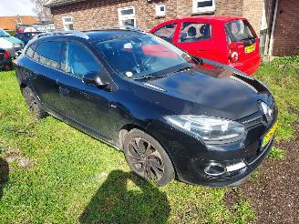 Auto incidentate Renault Mégane 1.5 DCi Bose + Apk AUTOMAAT 2014/8