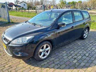 krockskadad bil auto Ford Focus 1.6 TDCI + apk 2010/9