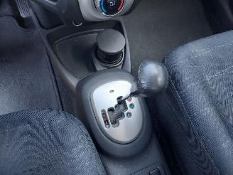 Toyota Yaris AUTOMAAT 1.3 VVti  5deurs + Apk picture 8