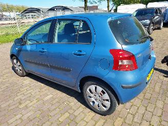 Toyota Yaris AUTOMAAT 1.3 VVti  5deurs + Apk picture 4