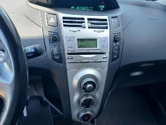 Toyota Yaris AUTOMAAT 1.3 VVti  5deurs + Apk picture 7