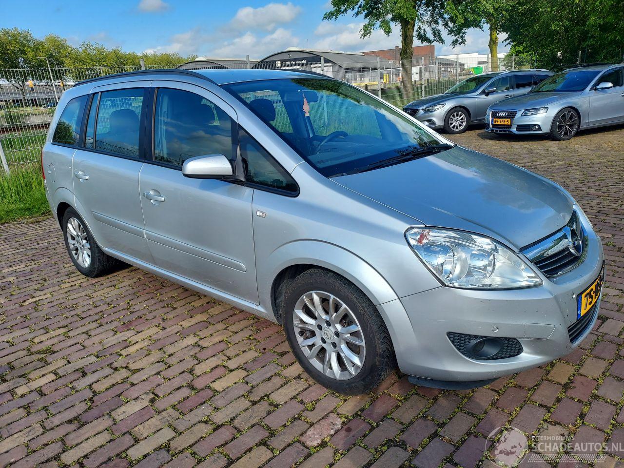 Opel Zafira 7 persoons + apk 1.8 Temtation