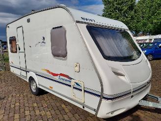 krockskadad bil caravan Swift  Toscane 450 Luifel+Frans bed 2002/12