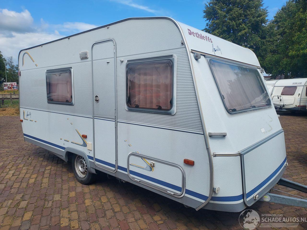 Dethleffs  Stapelbed Family 490 + Voortent
