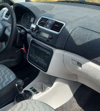 Skoda Fabia 1.6i 16V Tour Combi Nieuwe apk picture 9