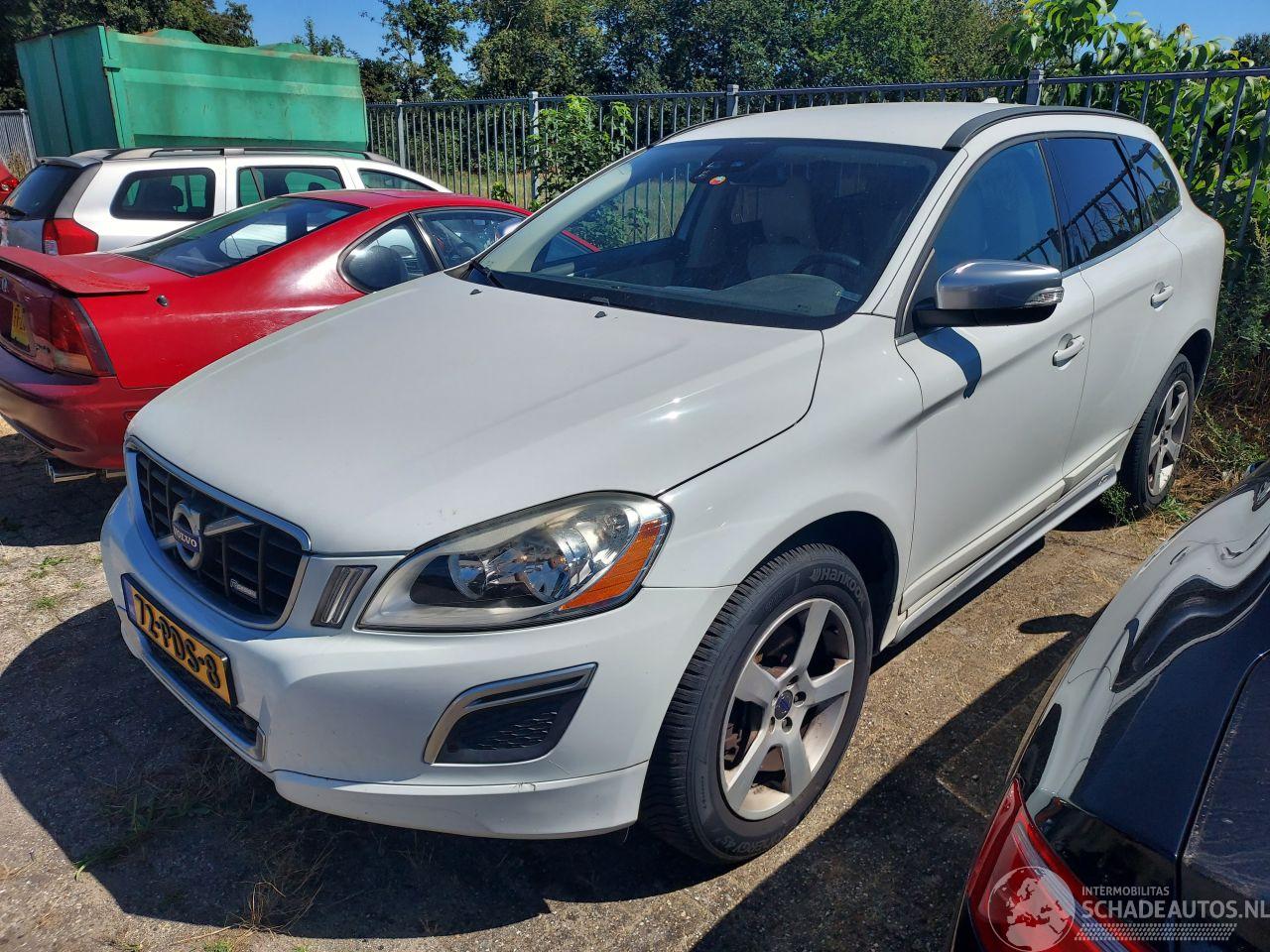 Volvo Xc-60 GERESERVEERD  2.0 Benzine AUTOMAAT