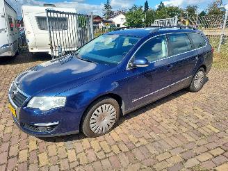 skadebil auto Volkswagen Passat 2.0 TDI Bleu Motion 2009/8