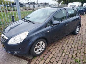 Vaurioauto  passenger cars Opel Corsa 1.4 Enjoy  5 deurs 2009/10