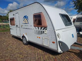 skadebil caravan Knaus  Azur 450 FU Mover en Luifel Frans bed 2006/6