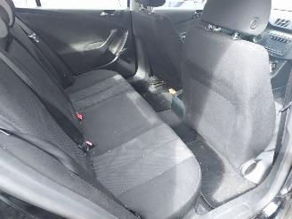 Volkswagen Passat Sedan 1.6 benzine picture 8