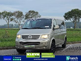 krockskadad bil auto Volkswagen Transporter 2.5 TDI 2009/2