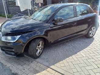 uszkodzony samochody osobowe Audi A1  2017/8