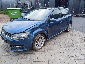 uszkodzony samochody osobowe Volkswagen Polo 1.2 tsi met pano 2016/11