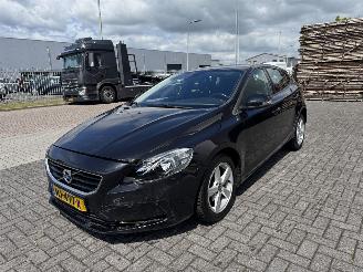 Unfallwagen Volvo V-40 2.0 D2 R-Design 2015/12