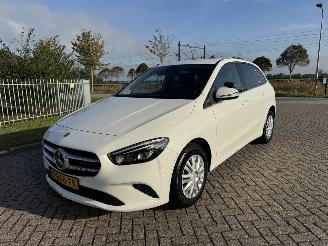 skadebil auto Mercedes B-klasse B 200d Aut. Euro6 2021/9