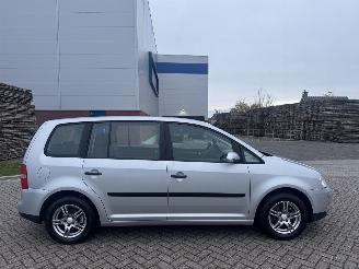 Volkswagen Touran 1.6 75kw 7-PERSOONS picture 5
