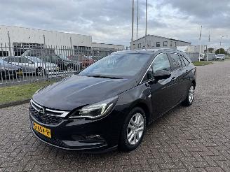krockskadad bil auto Opel Astra Sports Tourer 1.0 77kw Navi - Clima 2017/8
