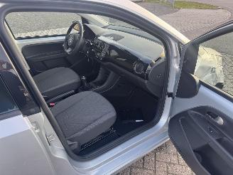 Volkswagen Up! 1.0 picture 22