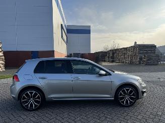 Schadeauto Volkswagen Golf 1.2 TSI Highline 81Kw Clia - Navi 2015/11